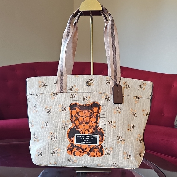 Coach VANDAL GUMMY BEAR Floral Canvas Tote EUC - Picture 7 of 14